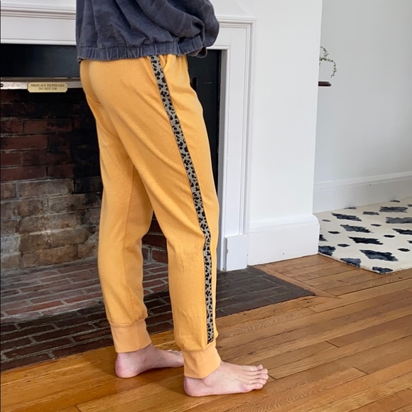 Sundry Leopard Joggers Marigold with Leopard trim - Picture 5 of 6